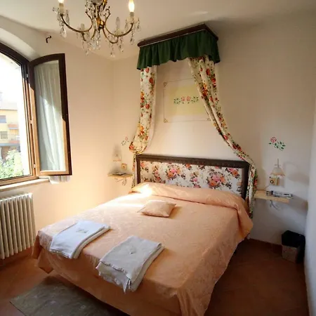 Oda ve Kahvaltı Giuseppe Chiusi